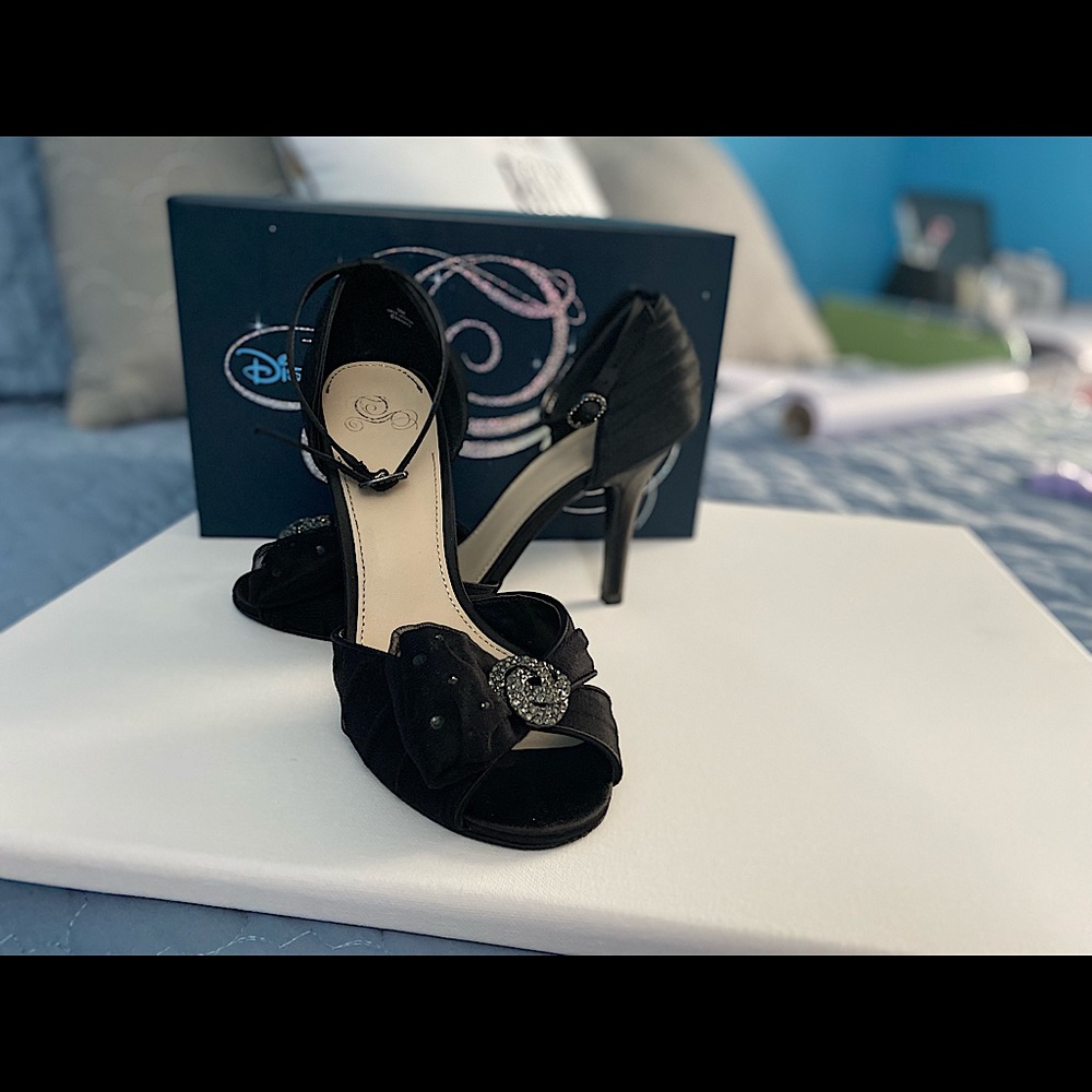 Disney Glass Slipper Collection- Charming Pumps